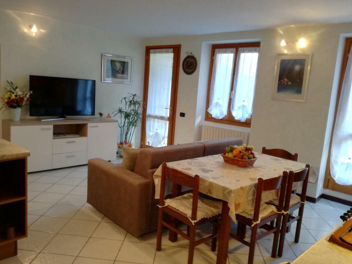 Appartamento Borgo Antico Oliveto Lario Exterior photo