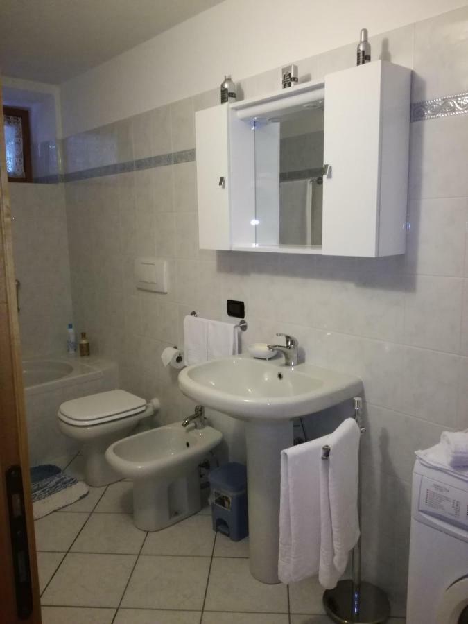 Appartamento Borgo Antico Oliveto Lario Exterior photo