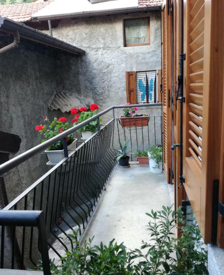Appartamento Borgo Antico Oliveto Lario Exterior photo